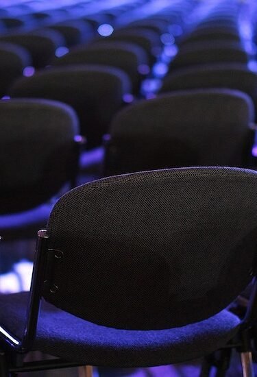 Blue-Chairs-Dubai-Conference-e1607328252902